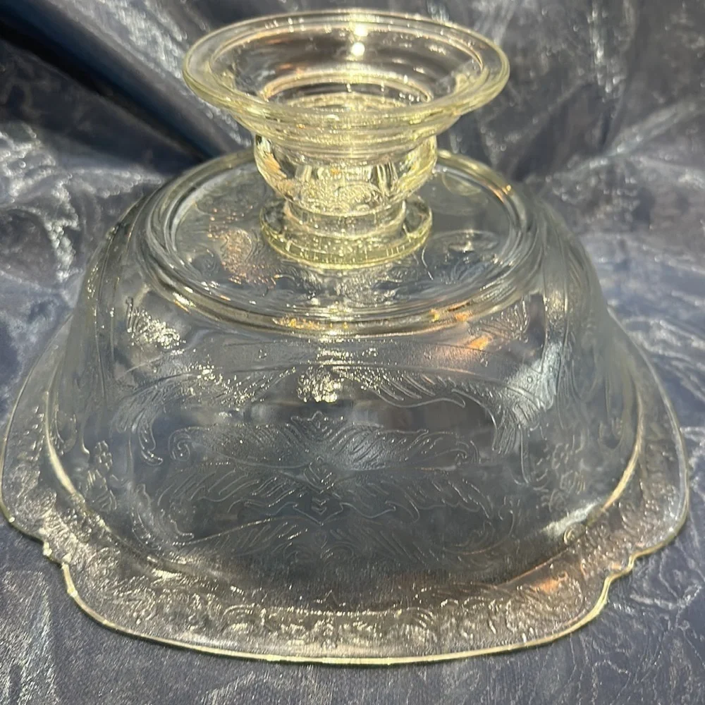 VINTAGE Depression Federal glass yellow Glass Madrid Footed Pedestal Bowl